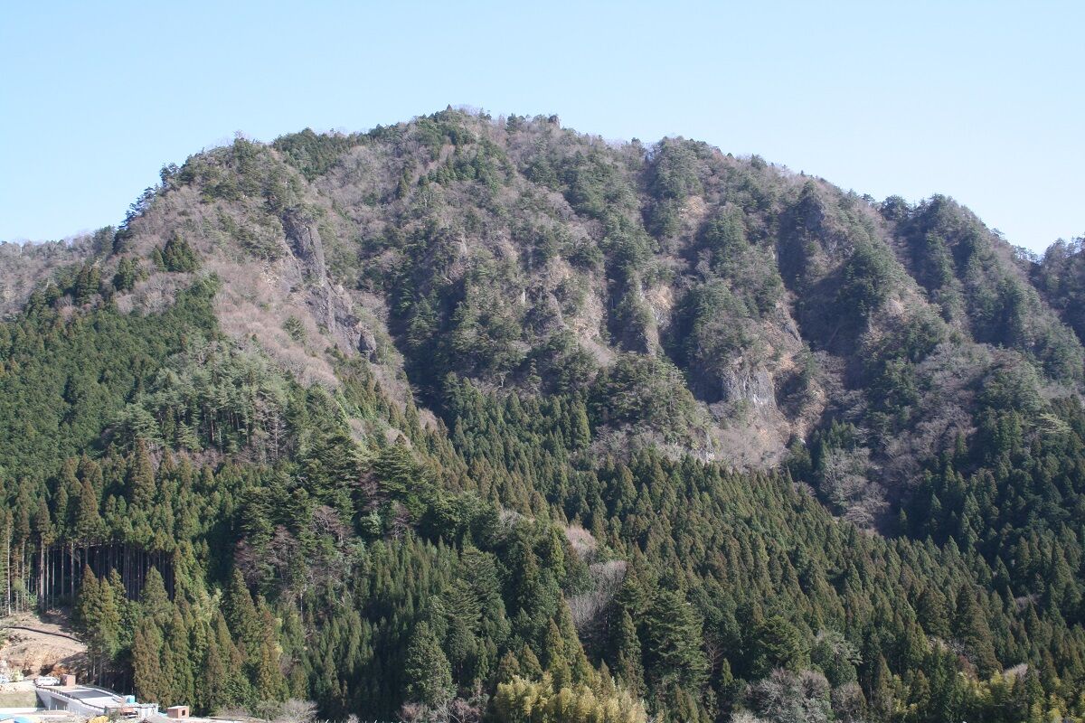 登山：岩古谷山