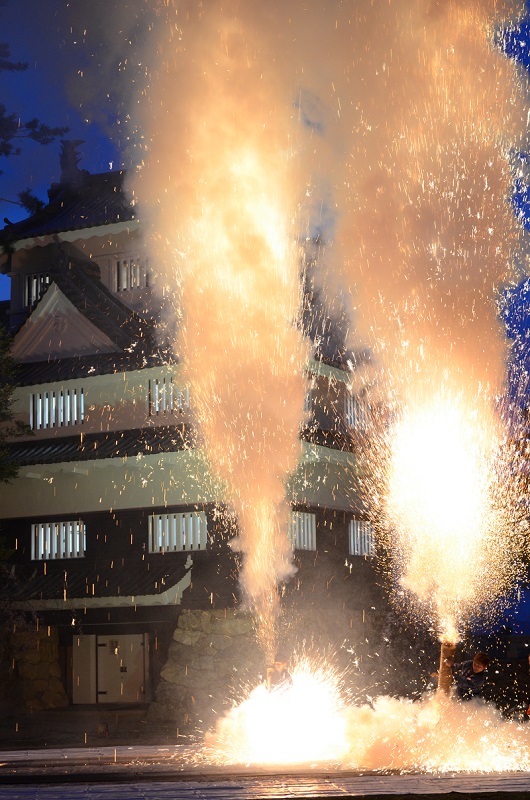 吉田城と手筒花火
